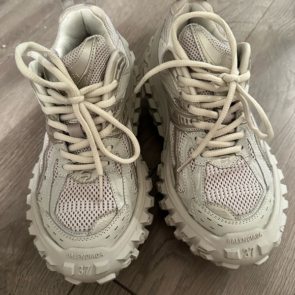 Defenders sneakers - Picture 3 of 5